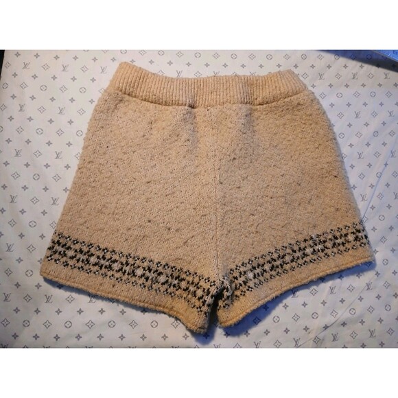 wild fable Pants - Wild Fable Women's Size XS Mid Rise Sweater Hot Shorts Tan fuzzy